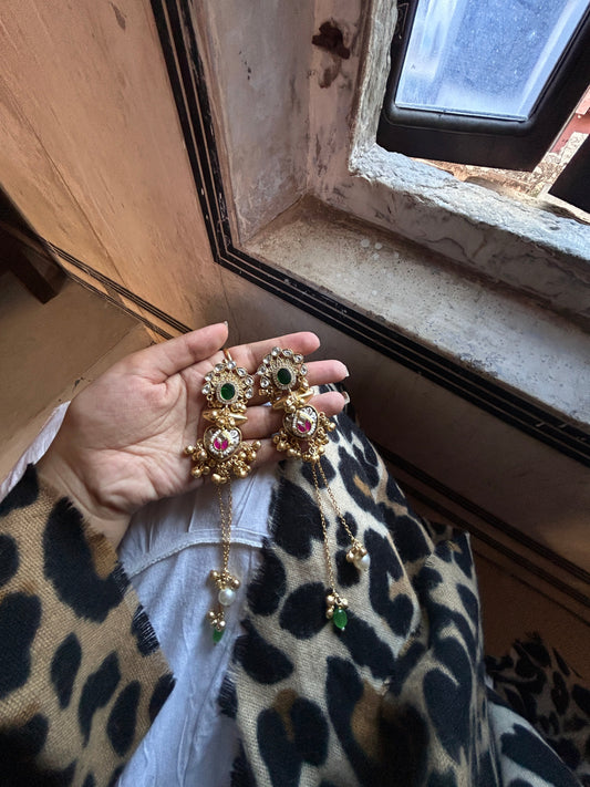 Aasra Earrings – A Touch of Royal Grandeur