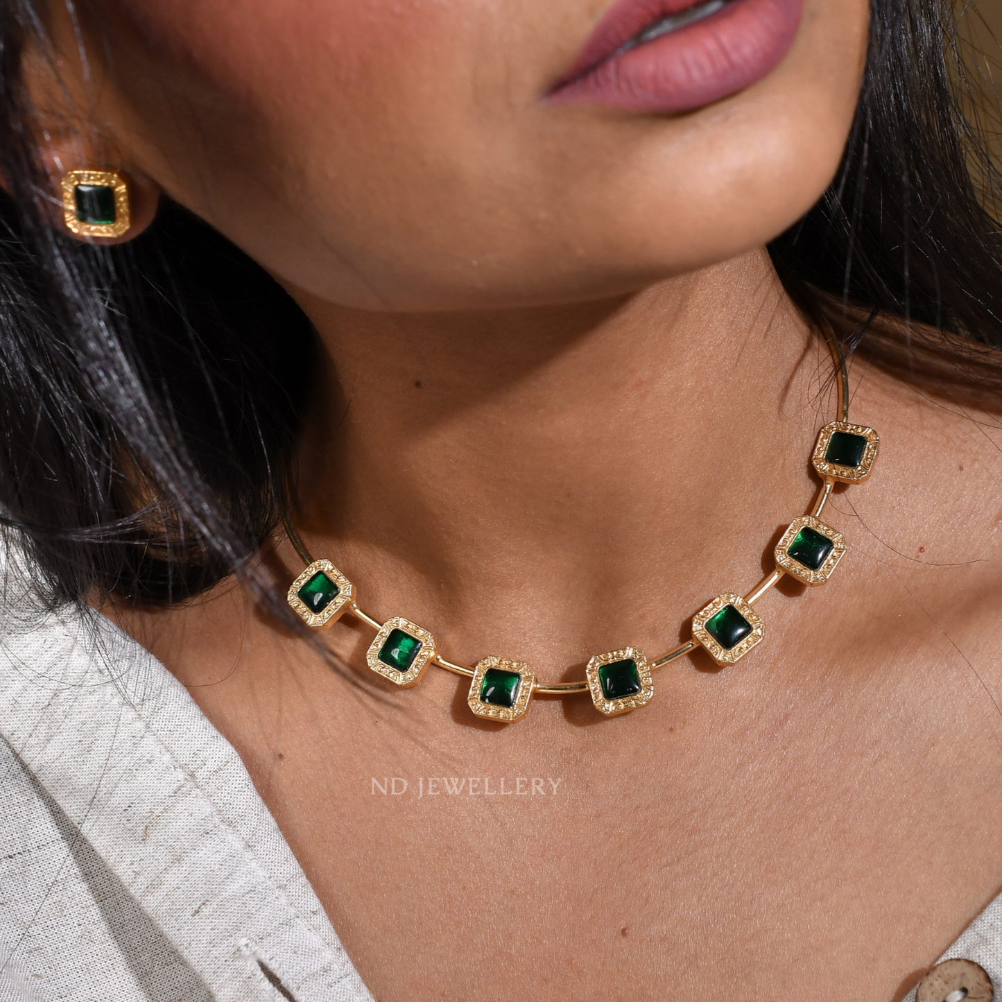 Classic Square Hasli Necklace Set