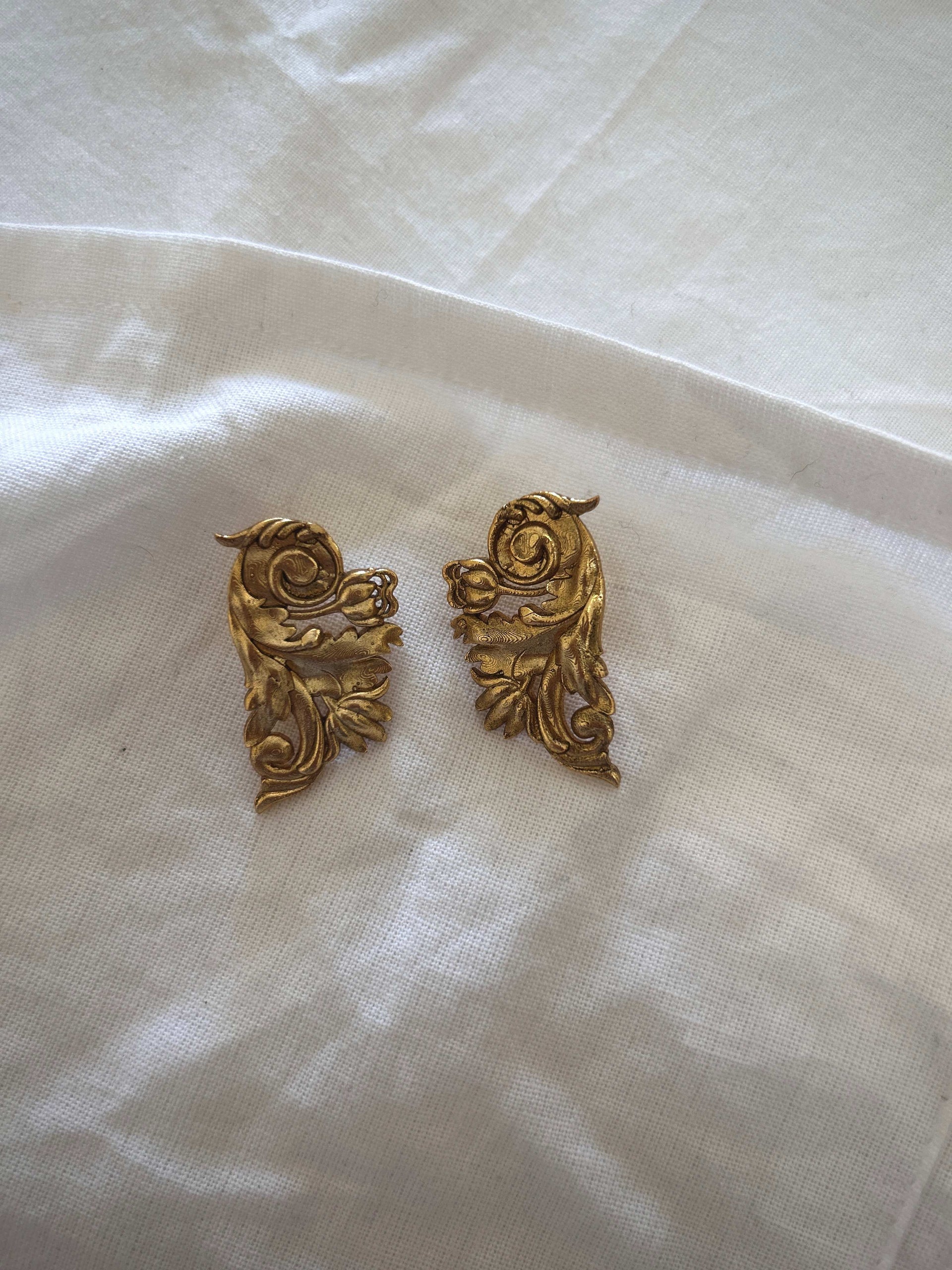 Pakhi Stud Earrings
