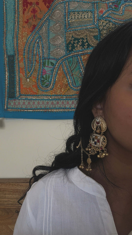 Kaan-Taana Earrings with Chain