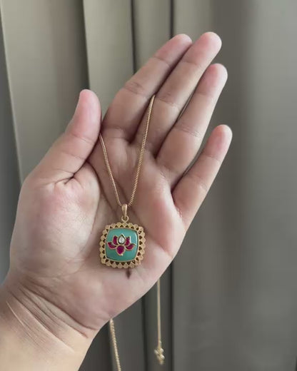 Mehfil Lotus Charm Set