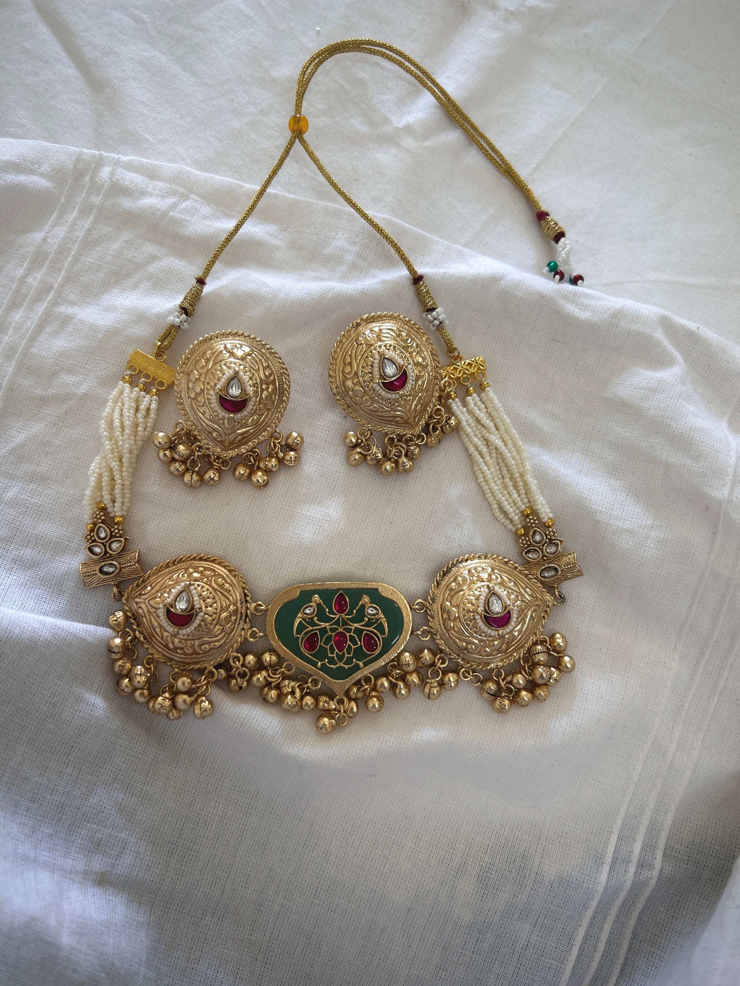 Moti Mahal Choker Set